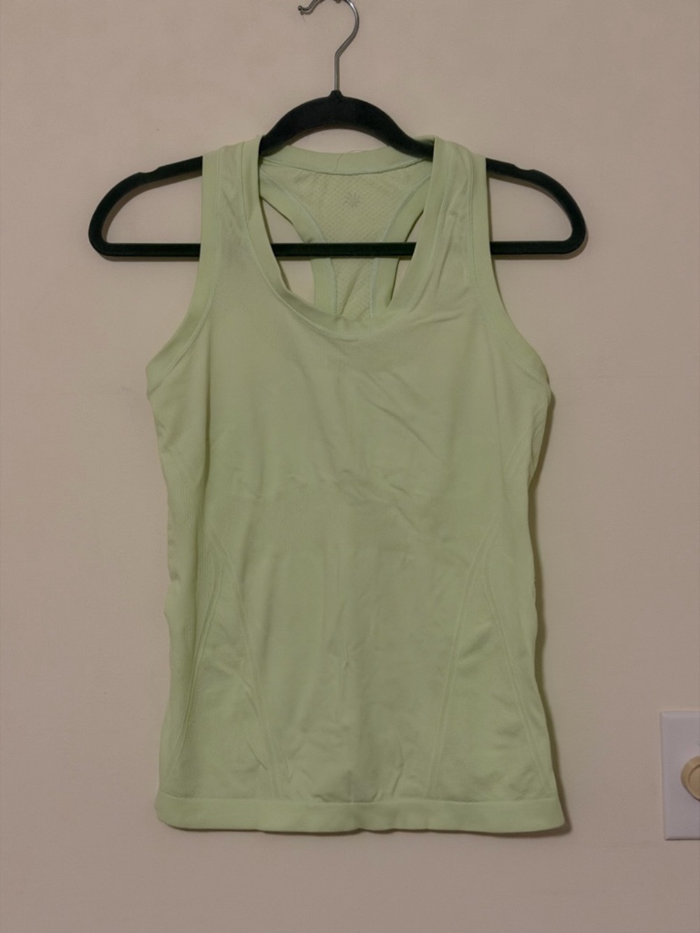 Athleta momentum top